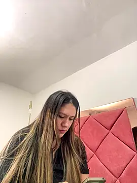 emma hot2006 online show from November 2025 06:30:02 PM