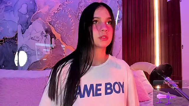 Emmiicute online show from October 2025 01:34:01 PM