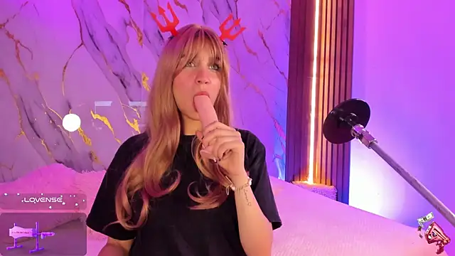 Emmiicute online show from October 2025 08:33:02 PM