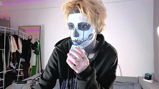 Your avatar online show from October 2025 10:44:02 PM