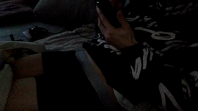 Snapshot of Breezydicksn chatting on October 2025 03:47:02 PM Breezydicksn online show from October 2025 03:47:02 PM