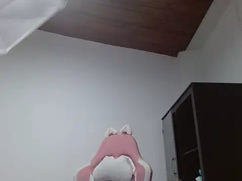 Crystal Star  online show from September 2025 01:28:01 AM