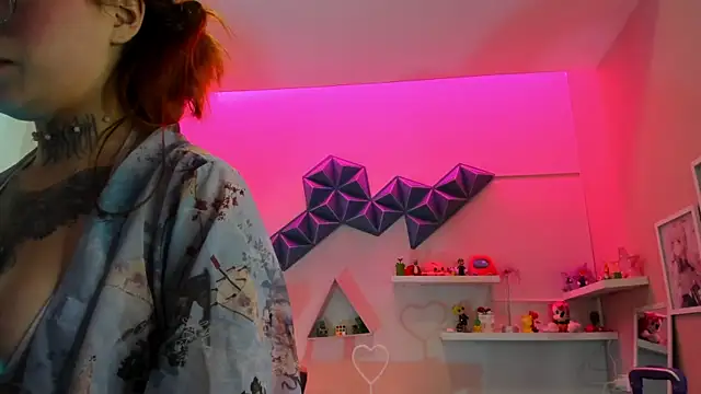 dreamleah  online show from July 2026 09:32:01 PM