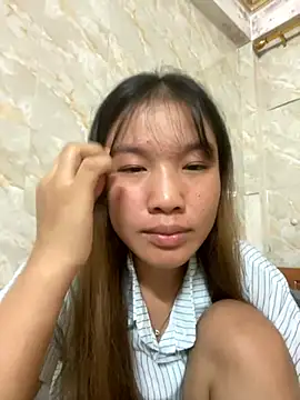 Snapshot of QueenLink chatting on September 2025 05:14:02 PM QueenLink online show from September 2025 05:14:02 PM