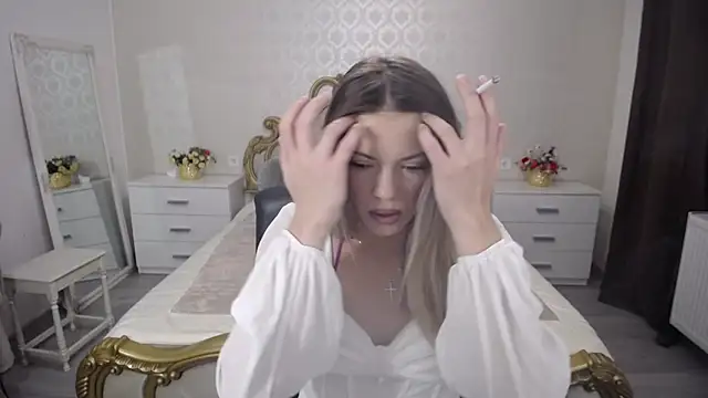 Snapshot of AmberTop chatting on November 2025 08:24:01 AM AmberTop online show from November 2025 08:24:01 AM