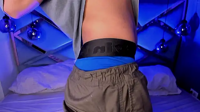 OliIverr22 online show from January 2026 11:37:02 AM