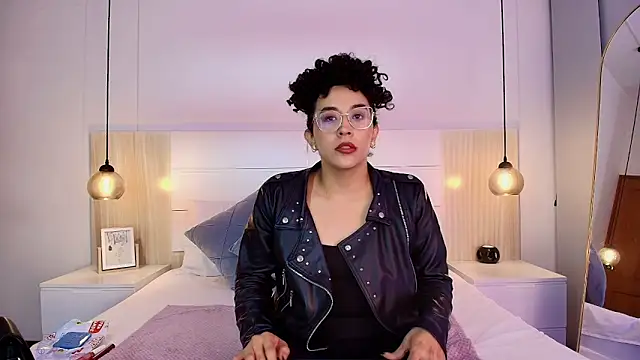Snapshot of alehia_cute chatting on October 2025 11:16:01 PM alehia cute online show from October 2025 11:16:01 PM