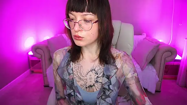 Pixie Peachh online show from November 2025 07:00:01 AM