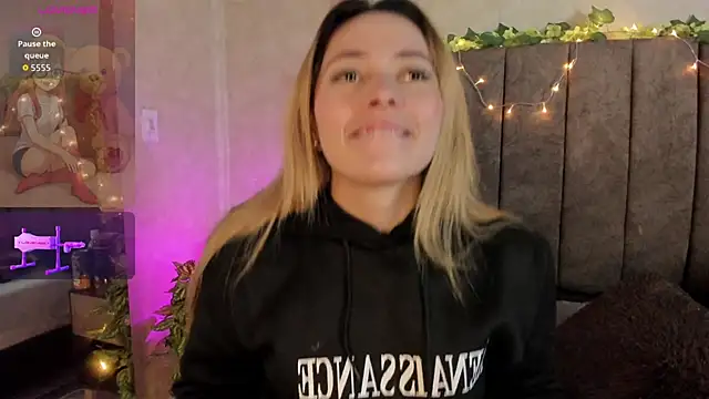 LanaMills  online show from February 2026 05:22:02 AM