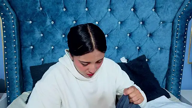 EmilyGala online show from November 2025 12:34:01 PM