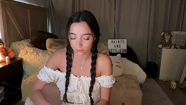 emmyfawn online show from June 2026 05:22:01 AM