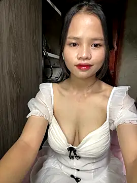 Snapshot of Hana-44 chatting on October 2025 01:28:02 AM Hana-44 online show from October 2025 01:28:02 AM