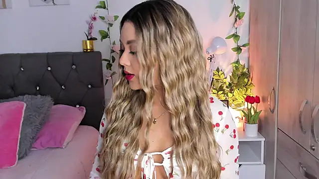 isajonnes18 online show from October 2025 02:34:01 AM