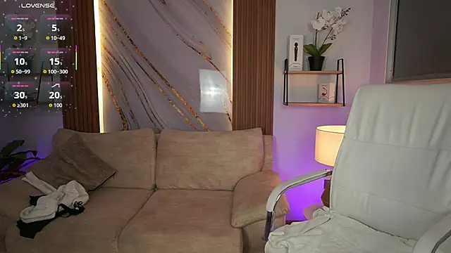 MilaCrave online show from November 2025 11:33:02 AM