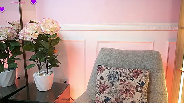 MilaCrave online show from April 2026 11:41:02 AM