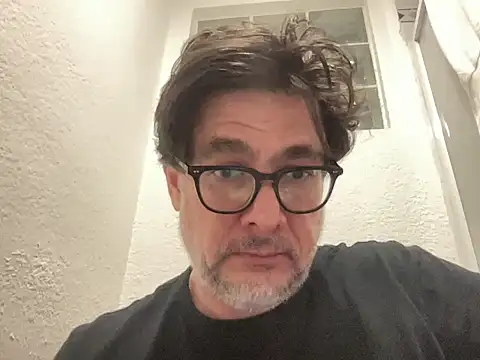 Snapshot of democratic chatting on March 2026 09:32:01 AM democratic online show from March 2026 09:32:01 AM