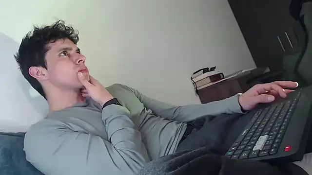 yourfavoriteboy   online show from January 2026 12:13:01 AM