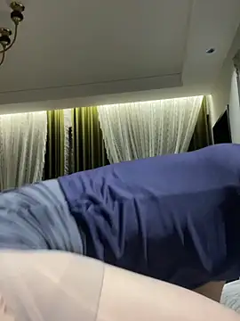 Y2Luvk online show from February 2026 05:09:02 PM