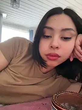 Snapshot of lau_laulu chatting on October 2025 10:25:02 PM lau laulu online show from October 2025 10:25:02 PM