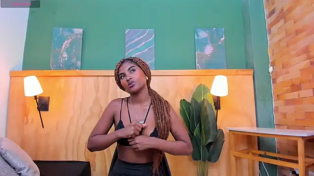 halleylorens online show from April 2026 07:28:02 PM