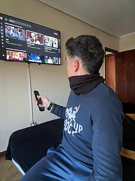 Latinhot31 online show from February 2026 02:46:01 PM