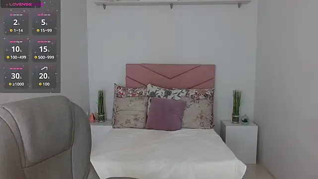 Snapshot of SarayVega_ chatting on October 2025 07:26:02 PM SarayVega online show from October 2025 07:26:02 PM