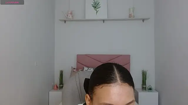 Snapshot of SarayVega_ chatting on November 2025 07:14:02 PM SarayVega online show from November 2025 07:14:02 PM