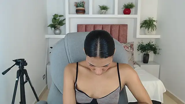 Snapshot of SarayVega_ chatting on November 2025 07:36:03 PM SarayVega online show from November 2025 07:36:03 PM