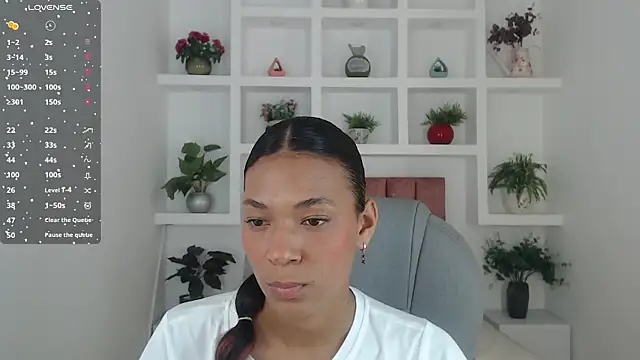 Snapshot of SarayVega_ chatting on November 2025 07:14:02 PM SarayVega online show from November 2025 07:14:02 PM