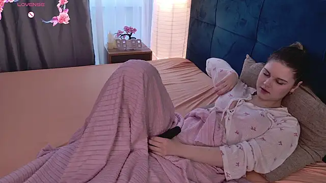 lisabaus online show from April 2026 06:18:02 AM