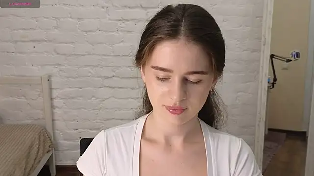 Olivia Farrell online show from September 2025 12:51:01 PM