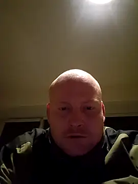 svenni2525 online show from October 2025 11:14:01 PM