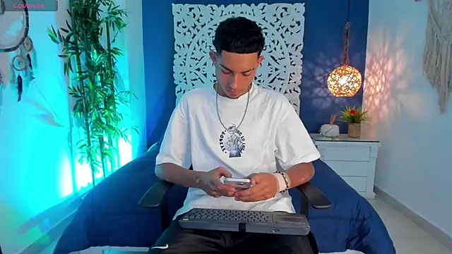 Snapshot of Adonis_WB chatting on October 2025 08:38:02 PM Adonis WB online show from October 2025 08:38:02 PM