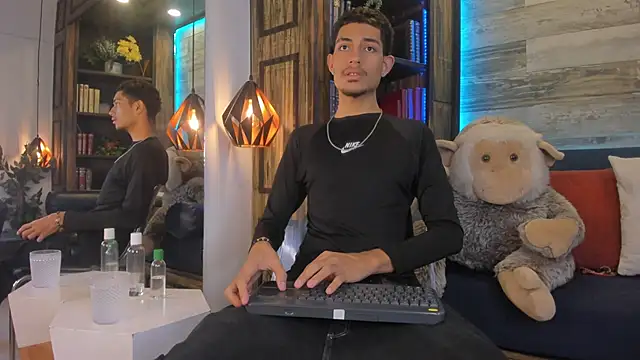 Snapshot of Adonis_WB chatting on November 2025 09:43:02 PM Adonis WB online show from November 2025 09:43:02 PM