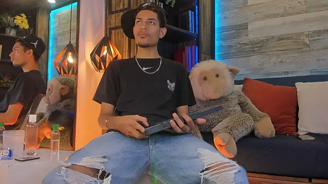 Snapshot of Adonis_WB chatting on November 2025 01:44:01 AM Adonis WB online show from November 2025 01:44:01 AM