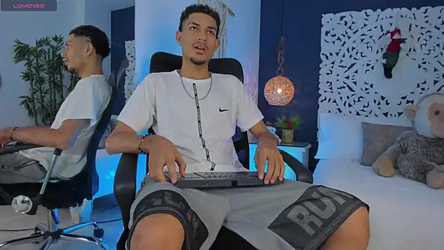 Snapshot of Adonis_WB chatting on November 2025 10:08:02 PM Adonis WB online show from November 2025 10:08:02 PM