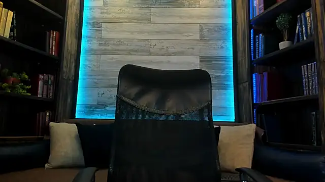 Donovan Desmond online show from September 2025 08:56:02 PM