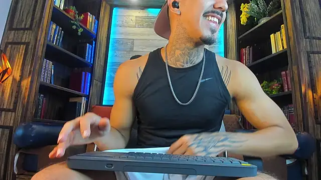 Donovan Desmond online show from October 2025 07:58:02 PM