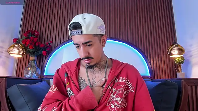 Donovan Desmond online show from November 2025 08:22:02 PM