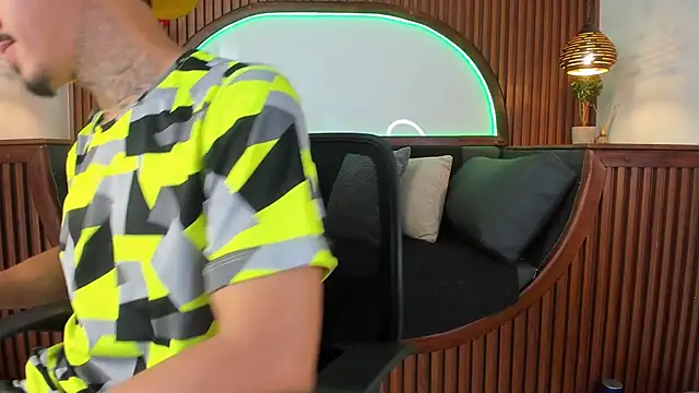 Donovan Desmond online show from December 2025 07:32:01 PM