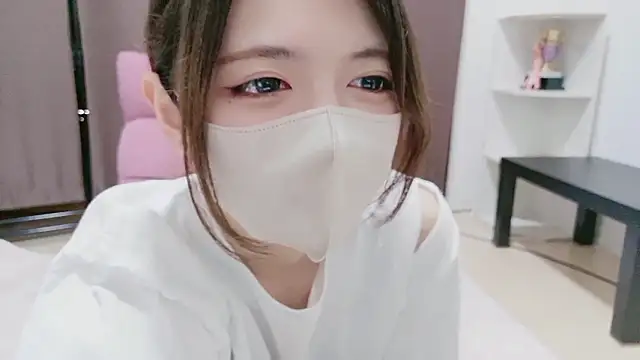 Azusa DoMybest online show from May 2026 06:33:01 AM