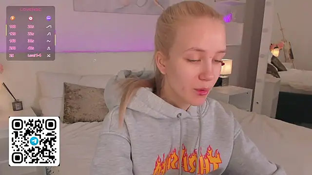 Anellyball online show from April 2026 10:12:02 AM