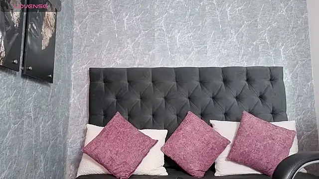 orion  smith online show from April 2026 09:39:33 PM