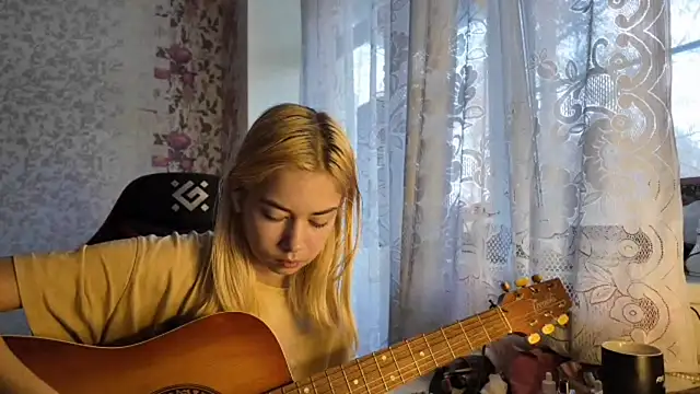 Witching Moon online show from November 2025 07:20:01 AM