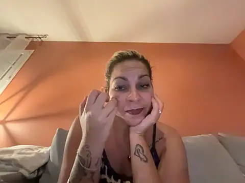 minettedusud online show from September 2025 08:33:02 PM