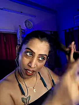 Snapshot of Love_Beauty01 chatting on March 2026 06:33:01 PM Love Beauty01 online show from March 2026 06:33:01 PM