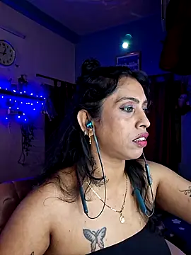 Snapshot of Love_Beauty01 chatting on March 2026 06:45:02 PM Love Beauty01 online show from March 2026 06:45:02 PM