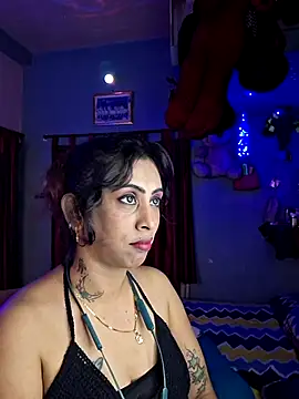 Snapshot of Love_Beauty01 chatting on April 2026 06:38:01 PM Love Beauty01 online show from April 2026 06:38:01 PM