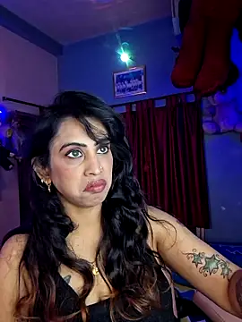 Snapshot of Love_Beauty01 chatting on April 2026 07:04:02 PM Love Beauty01 online show from April 2026 07:04:02 PM