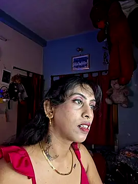 Snapshot of Love_Beauty01 chatting on June 2026 06:47:01 PM Love Beauty01 online show from June 2026 06:47:01 PM